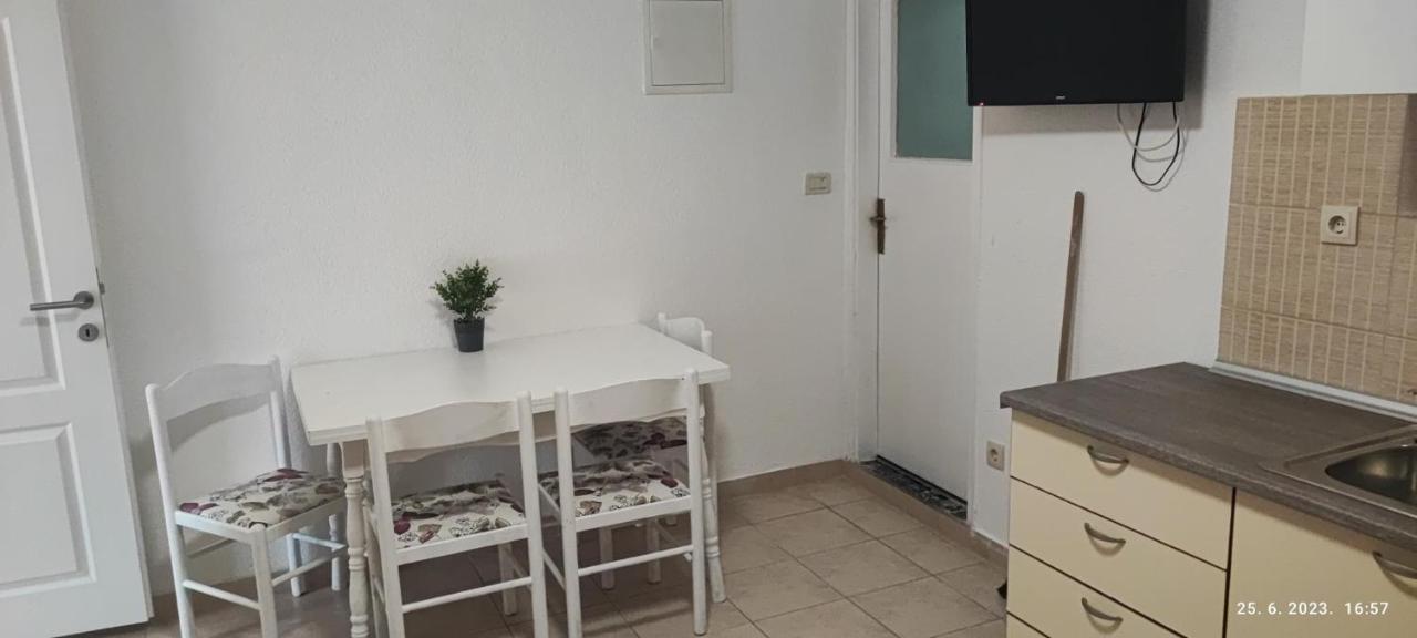 Apartment Vicko 드레베니크 외부 사진